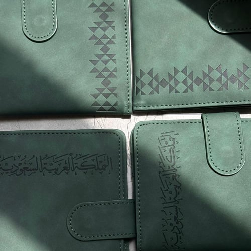 محافظ لجواز السفر