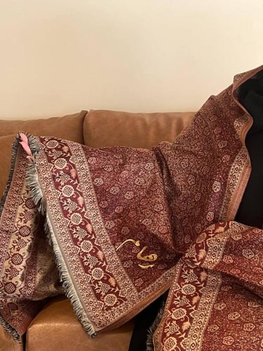 شال كشميري تطريز بالاسم