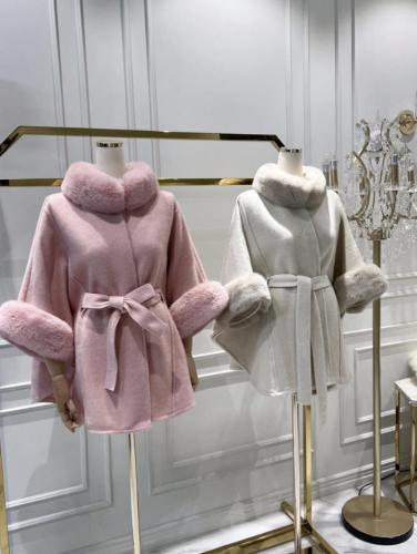 شال شتوي بالإسم بشكل جديد