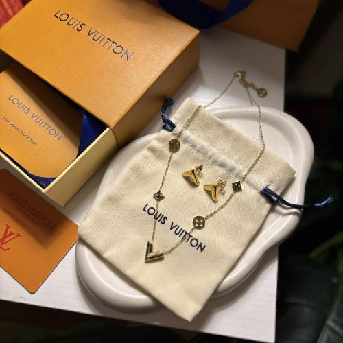 طقم لويس فيتون