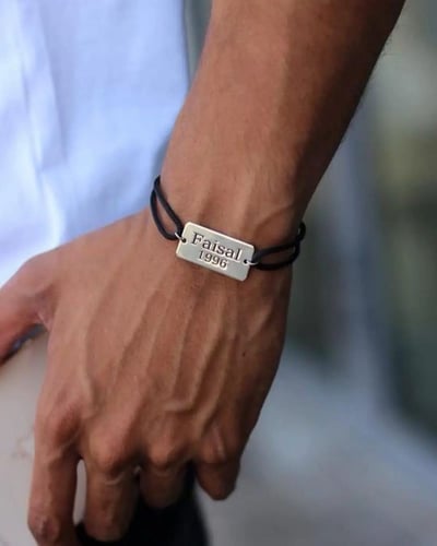 اسوارة الاسم و التاريخ