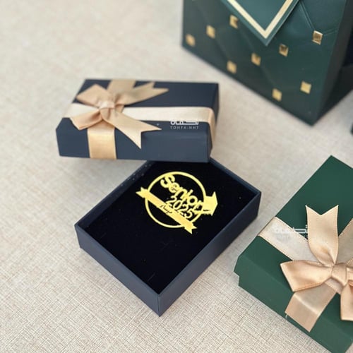 بروش تخرج فخم بالاسم والتاريخ 2025