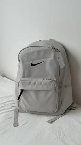 شنطة نايكي هيرتدج