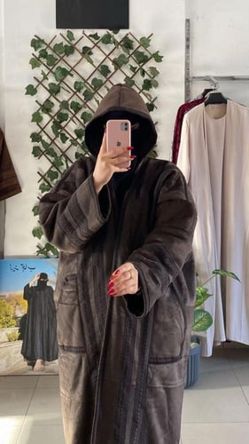 فروة نسائية بتصميم أنيق