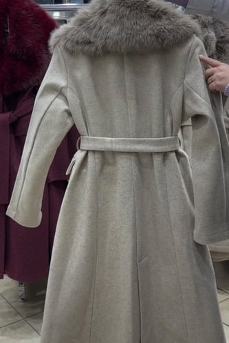 جاكيت شتوي بالاسم مع فرو أنيق