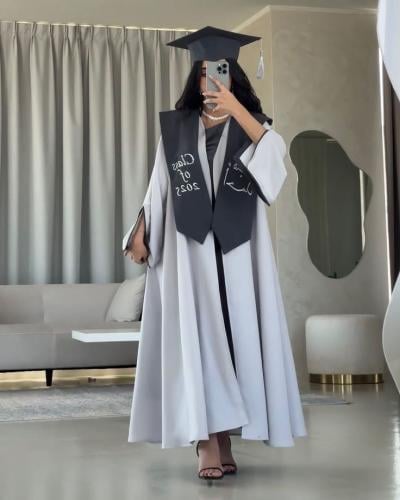 عبايه تخرج 2025