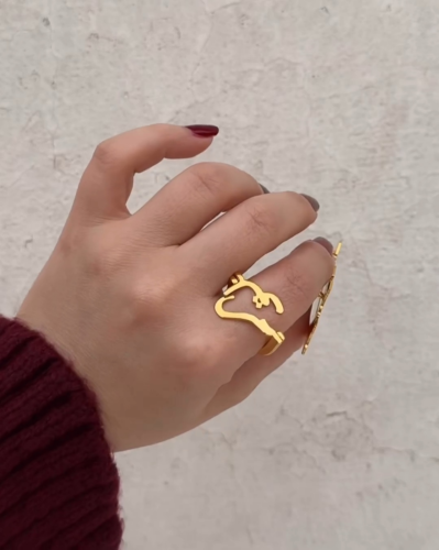 خاتم بالاسم بتصميم عصري