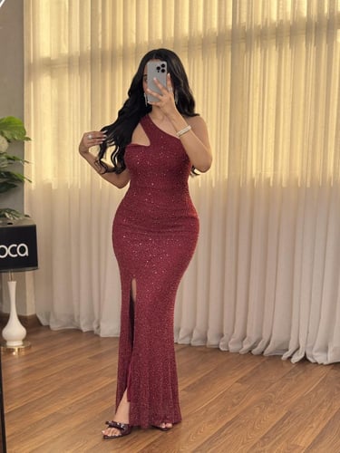 فستان سهره بلون مميز وتصميم جذاب