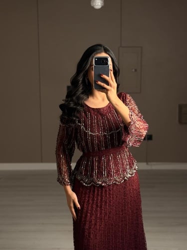 فستان سهرة دانتيل طويل بأكمام طويلة ورقبة دائرية ل...