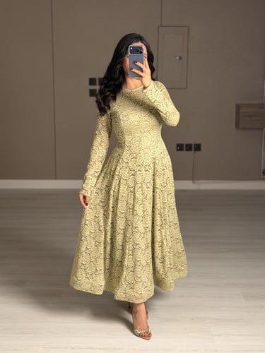 فستان دانتيل ناعم