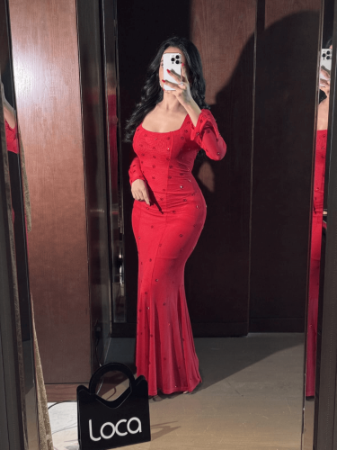 فستان سهرة ناعم طويل لون احمر بقصة حورية البحر