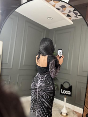 فستان سهره اسود ماسك بتطريز خرز ومرايا من لوكا فاش...