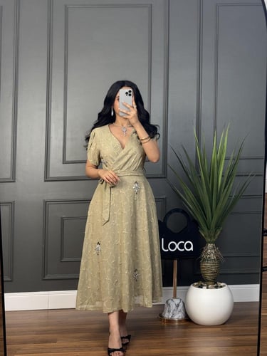 فستان العيد بتطريز انيق لون زيتي من لوكا فاشن