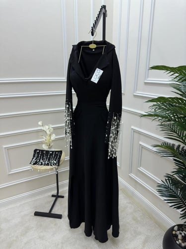 فستان اسود تطريز هدب ولولو