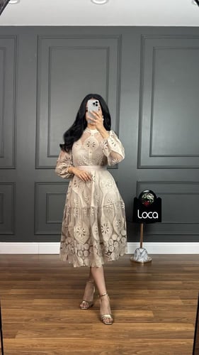 فستان الانيق بنقوش مميزه لاطلاله جميله من لوكا فاش...