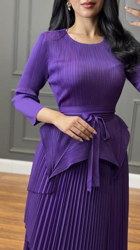 طقم بتصميم مميز باللون البنفسجي من لوكا فاشن