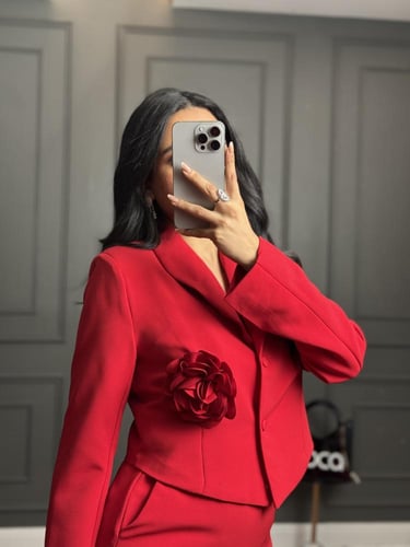 جمبسوت رسمي بلون احمر جذاب من لوكا فاشن