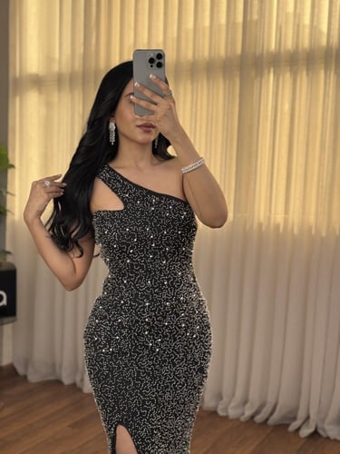 فستان سهره بلون مميز وتصميم جذاب