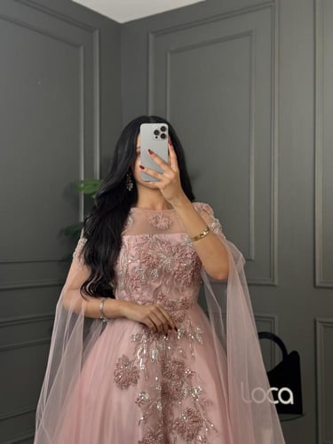 فستان سهره وردي بتطريز راقي جدا من لوكا فاشن