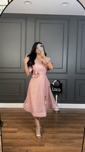 فستان سهرة ميدي قطعتين باللون الوري