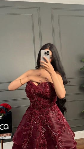 فستان سهره مطرز و باللون البرغندي الجاذب للانظار م...