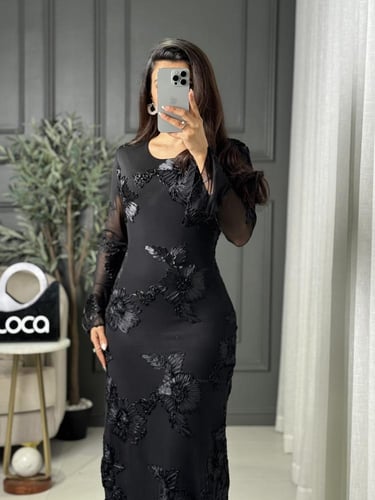 فستان ناعم بلون الاسود من لوكا