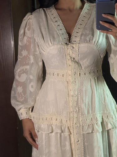 فستان ناعم يتصميم راقي