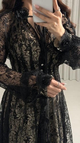 فستان انتيل فخم وراقي باكمام طويله من لوكا فاشن