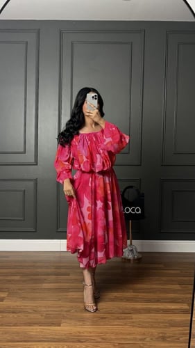 طقم ناعم بدرجات الفوشي (بدله +تنوره )