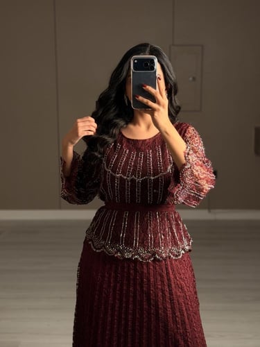 فستان سهرة دانتيل طويل بأكمام طويلة ورقبة دائرية ل...