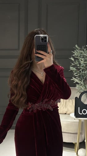 فستان مخمل بثلاثه الوان