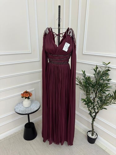 فستان سهره عودي مطرز