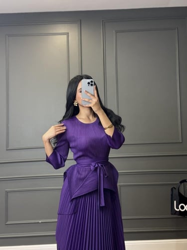 طقم بتصميم مميز باللون البنفسجي من لوكا فاشن