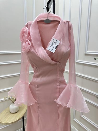 فستان سهرة وردي فاتح من قماش الأورجانزا الفاخر