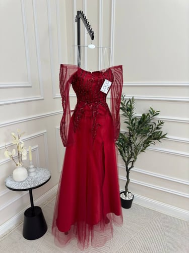 فستان سهره بأكمام