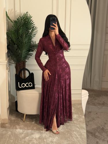 فستان تل بنقشة ورود ولمسة فاخرة من لوكا