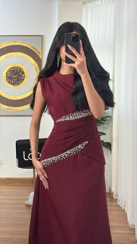 فستان سهره ناعم باللون البرغندي