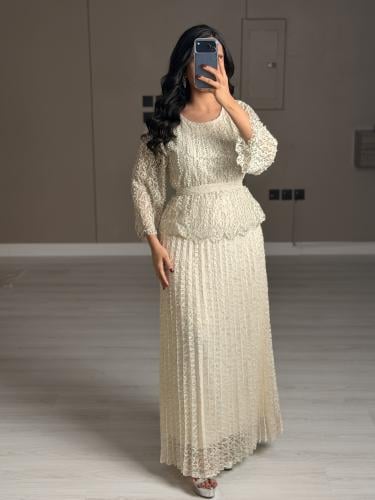 فستان سهرة طويل لون سكري دانتيل فاخر