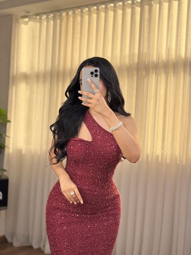 فستان سهره بلون مميز وتصميم جذاب