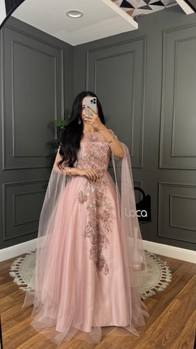 فستان سهره وردي بتطريز راقي جدا من لوكا فاشن