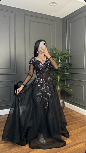 فستان سهره لكل من تبحث عن التميز وبتطريز فخم من لو...