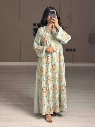 جلابية نسائية ناعمة لون اخضر فاتح تيفاني بتطريزات...