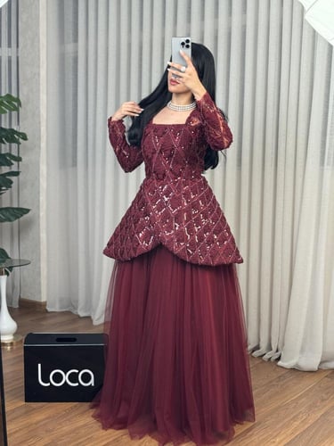 فستان سهره مطرز بتصميم ملكي