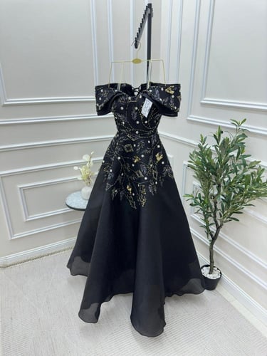 فستان سهره اسود بتطريز