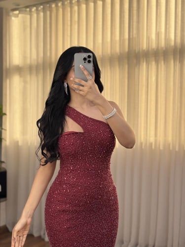 فستان سهره بلون مميز وتصميم جذاب