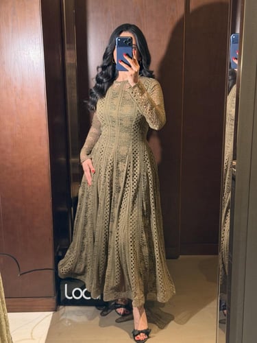 فستان ناعم باكمام من لوكا