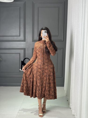 فستان ناعم وراقي من لوكا