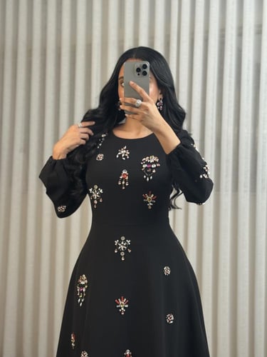 فستان ناعم اسود