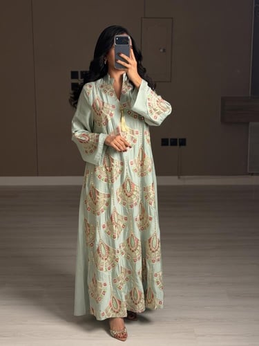 جلابية نسائية ناعمة لون اخضر فاتح تيفاني بتطريزات...