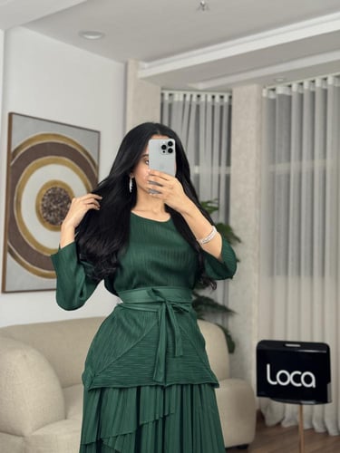 طقم تنوره وبلوزه مع حزام